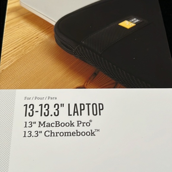 NWT Case Logic Case for 13” MacBook Pro or 13.3” Chromebook - Picture 2 of 3